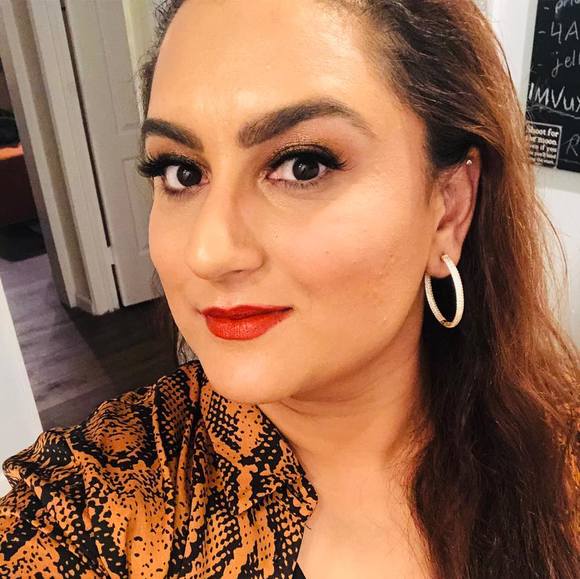 Poshmark profile picture for @simran